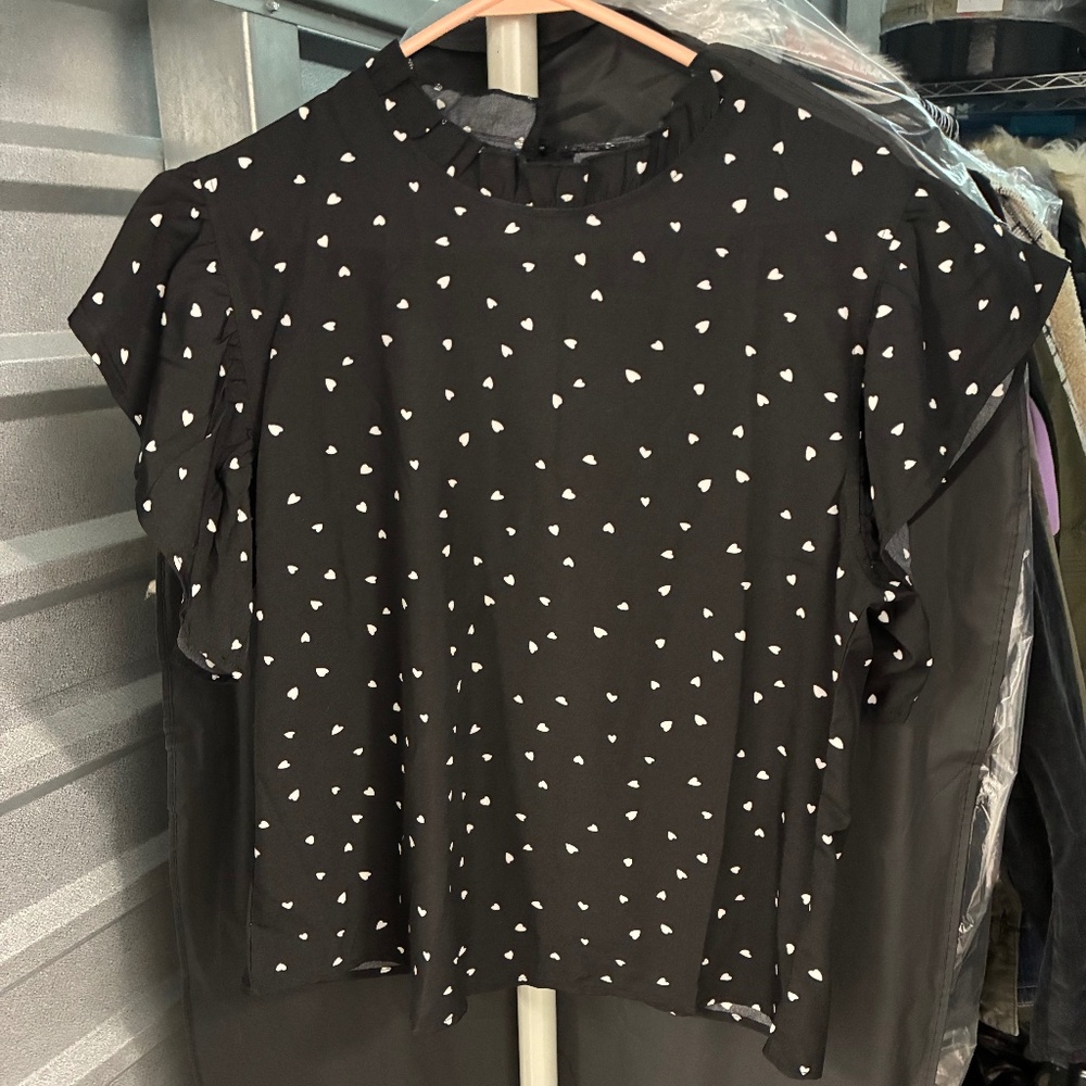 Retro Flutter Sleeve Blouse with Heart Print Black and White Pinup